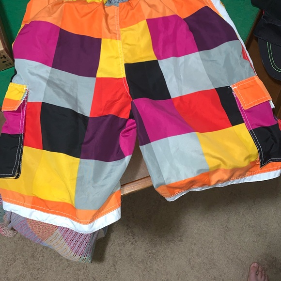 Men’s medium swim trunks - Picture 2 of 2